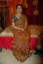 Supriya Pilgaonkar at Ratan Rajput_s mehndi ceremony on 22nd June 2011 (95).JPG
